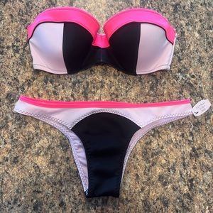 NWT Victoria’s Secret Itsy Bikini 32DD/S